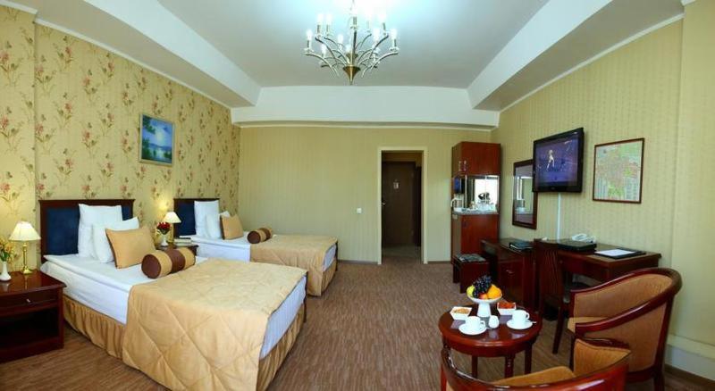 Hotel Golden Dragon Bischkek Zimmer foto
